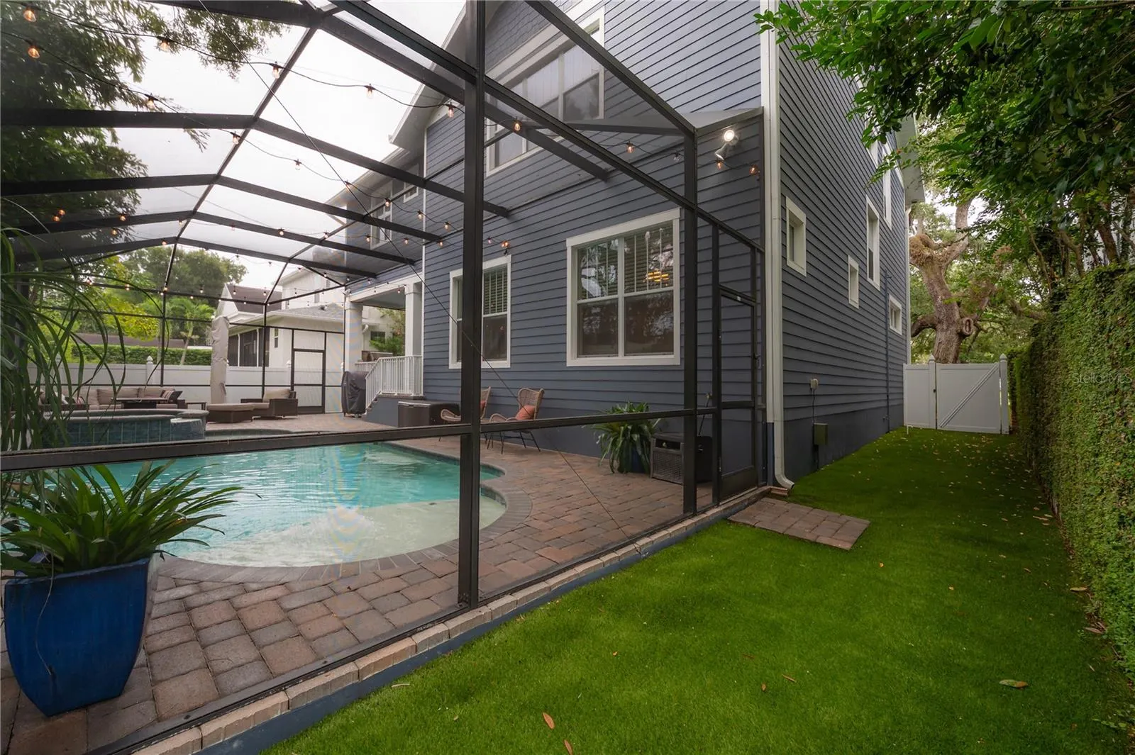 2937 W BAYSHORE CT