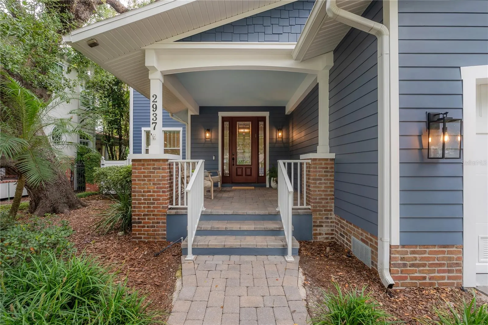 2937 W BAYSHORE CT