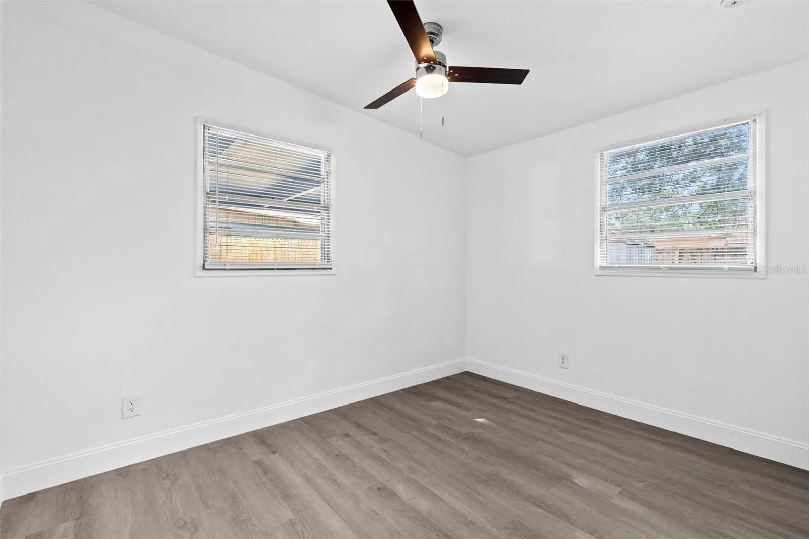 3226 CLIFFORD SAMPLE DR