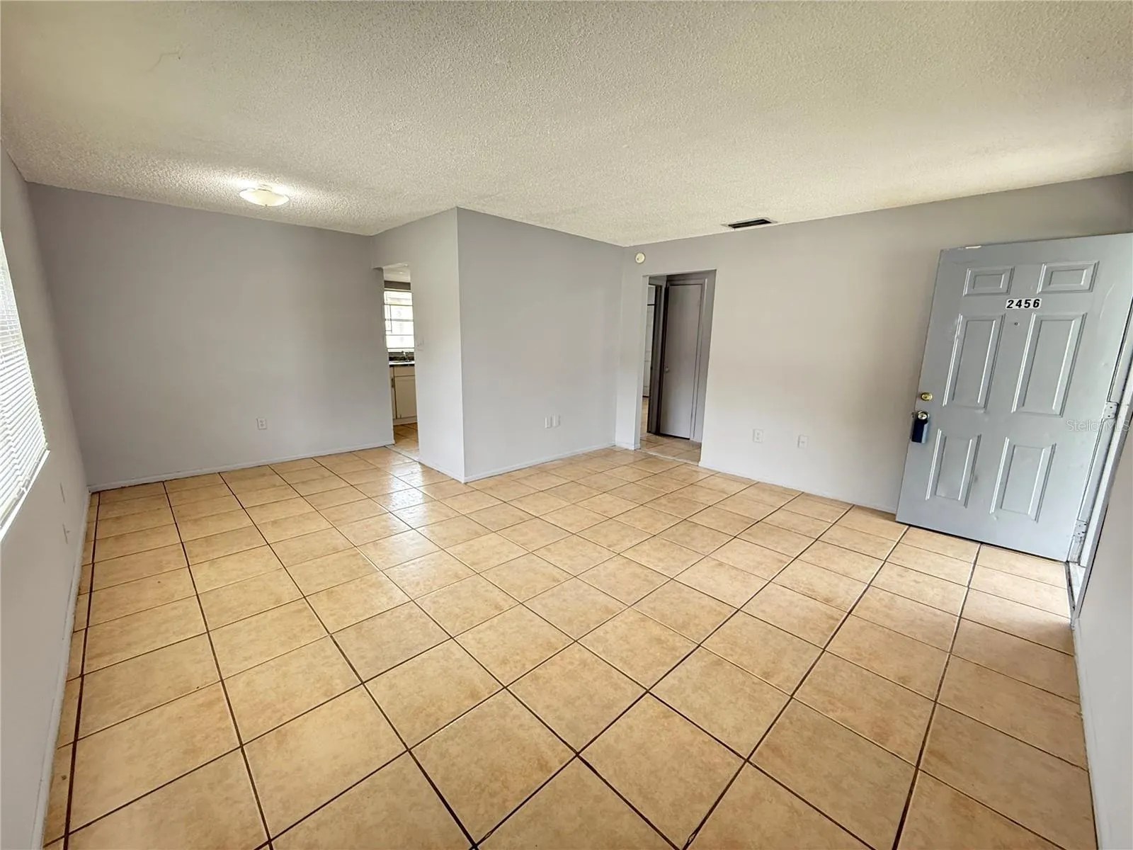 2456 CHESTNUT WOODS DR