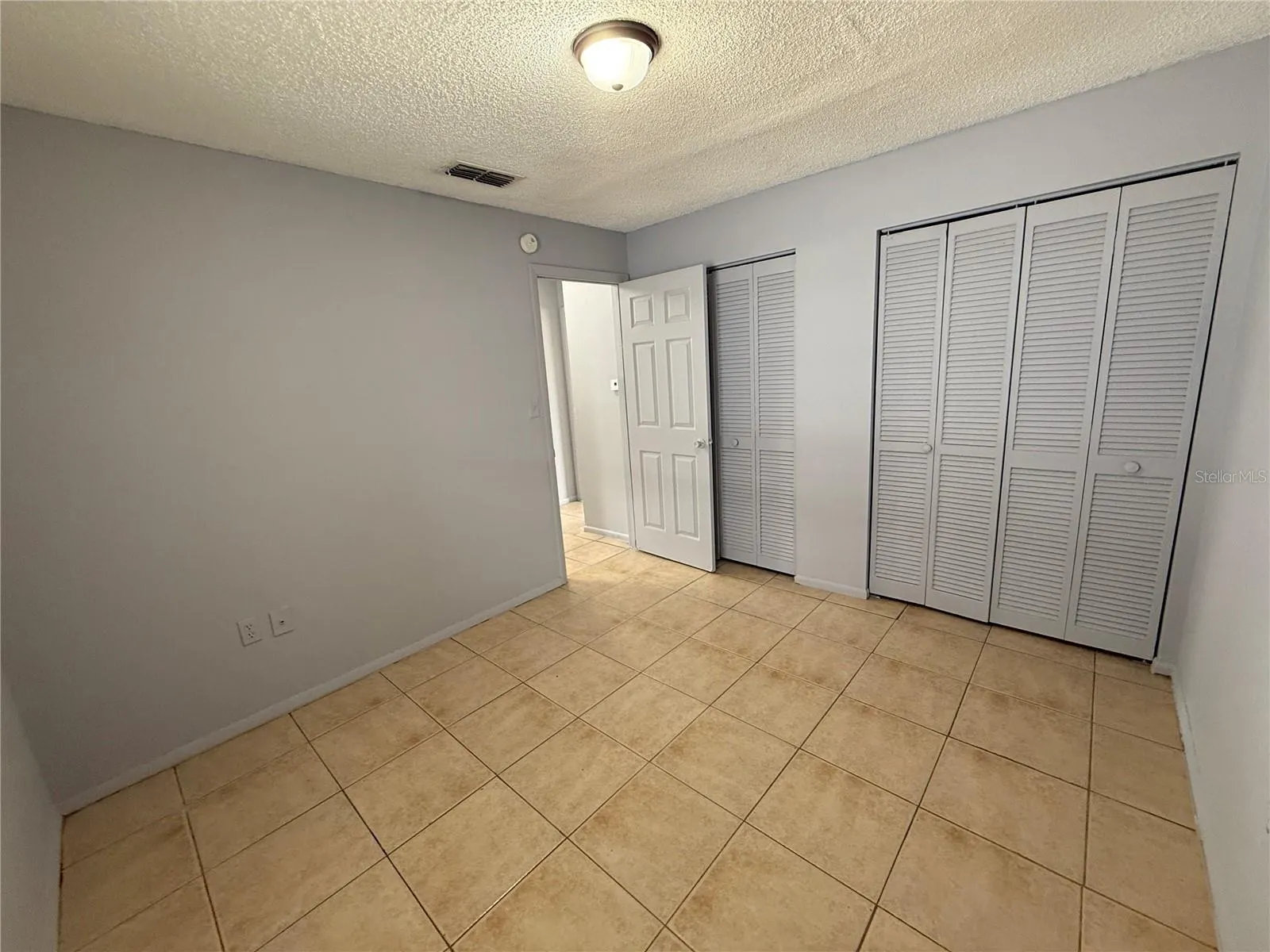 2456 CHESTNUT WOODS DR