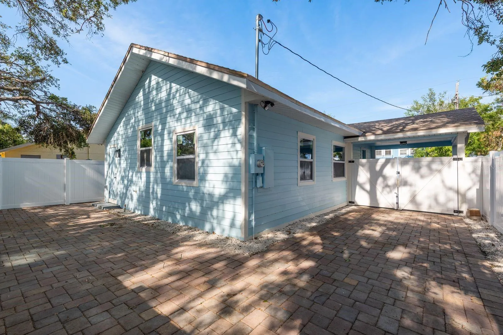 110 KENWOOD AVE