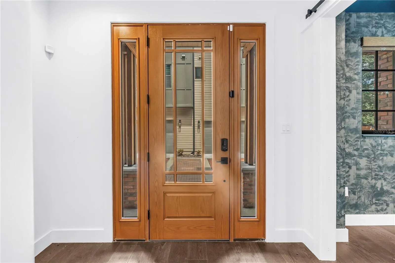 409 E OAK AVE #9, #9