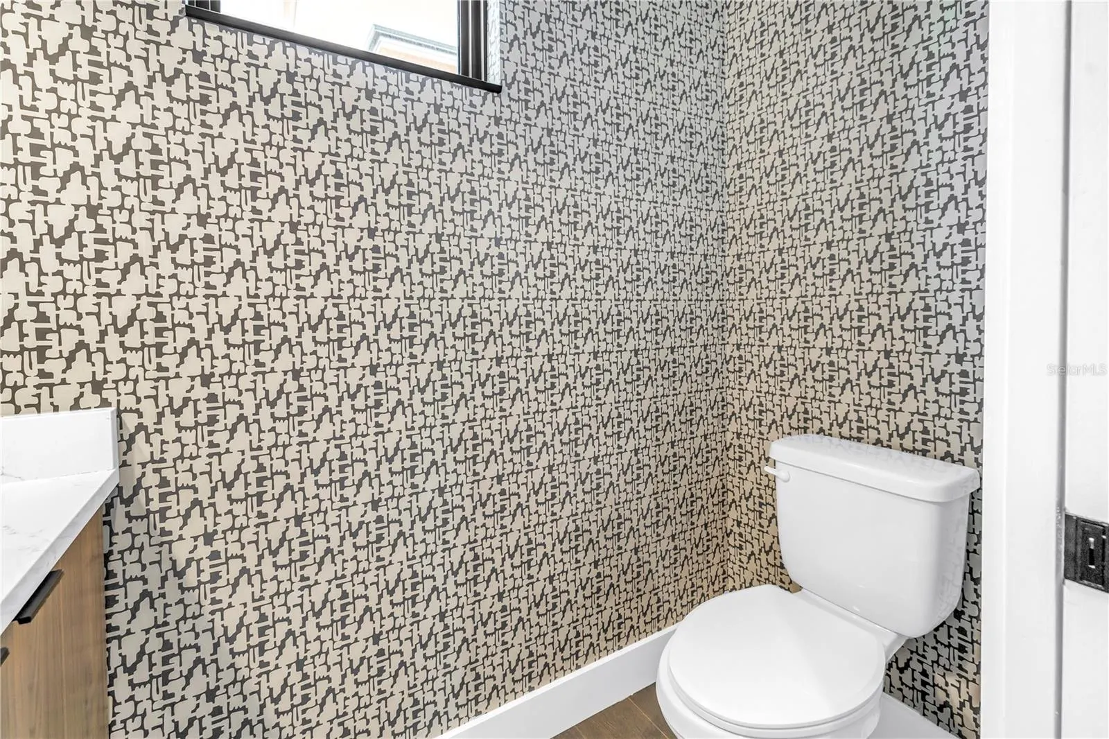 409 E OAK AVE #9, #9