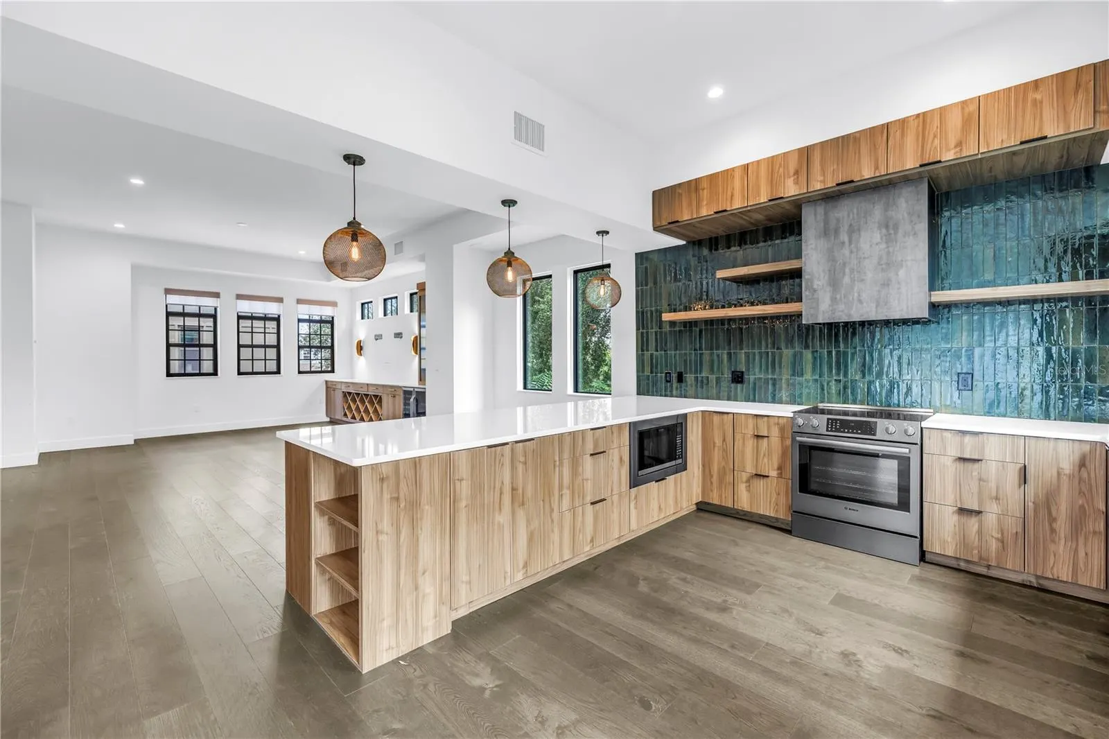 409 E OAK AVE #9, #9