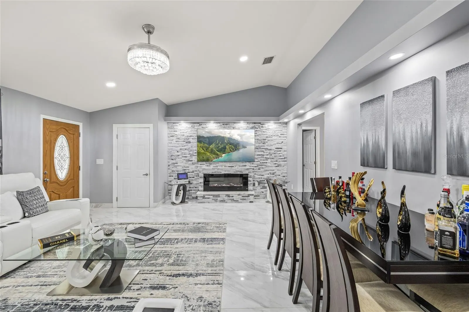 417 MANOR BLVD
