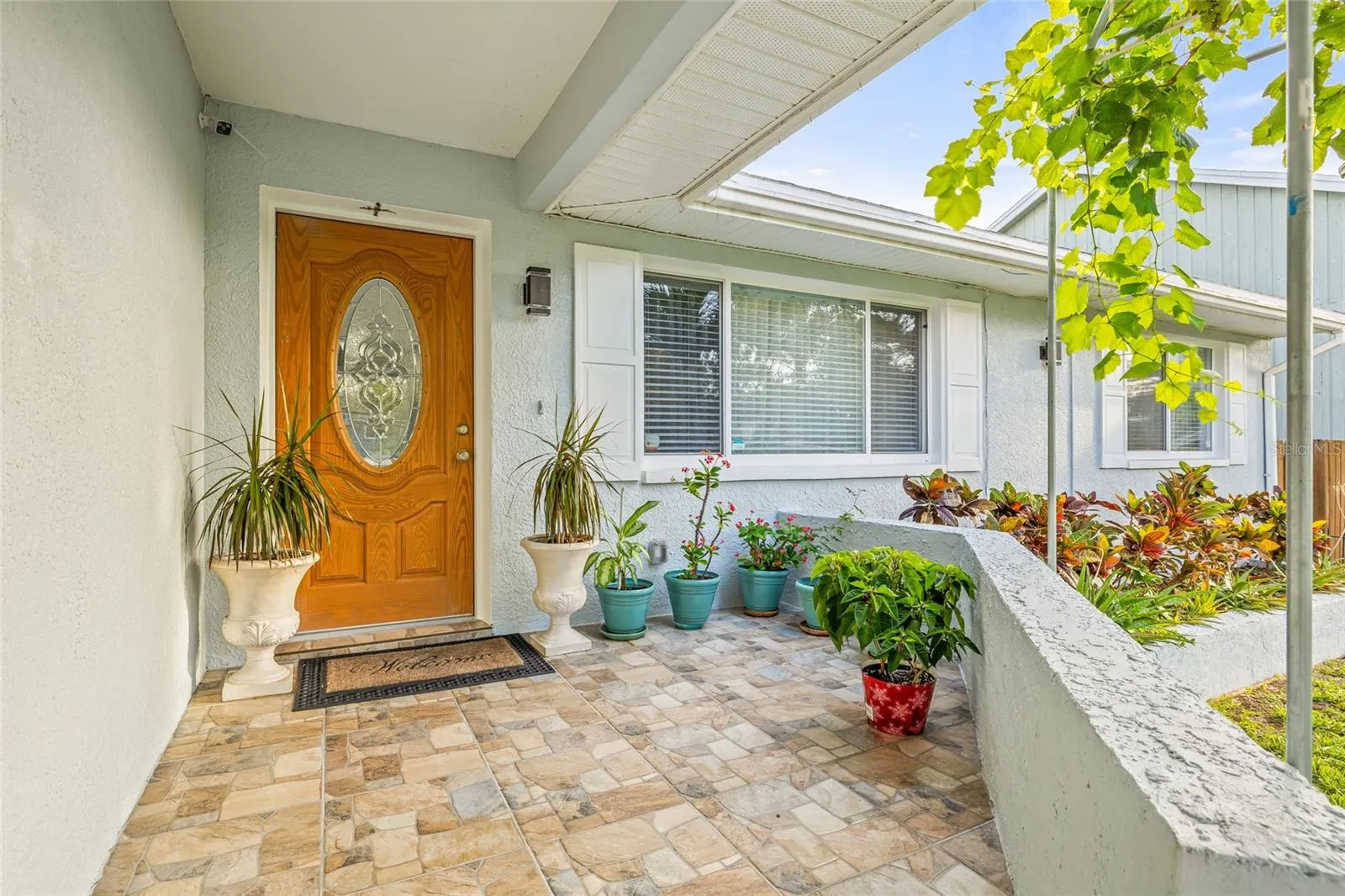 417 MANOR BLVD