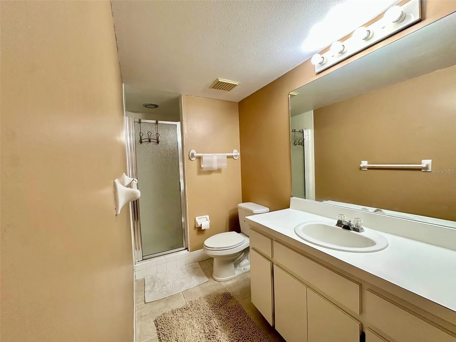 208 CYPRESS CT #208, #208