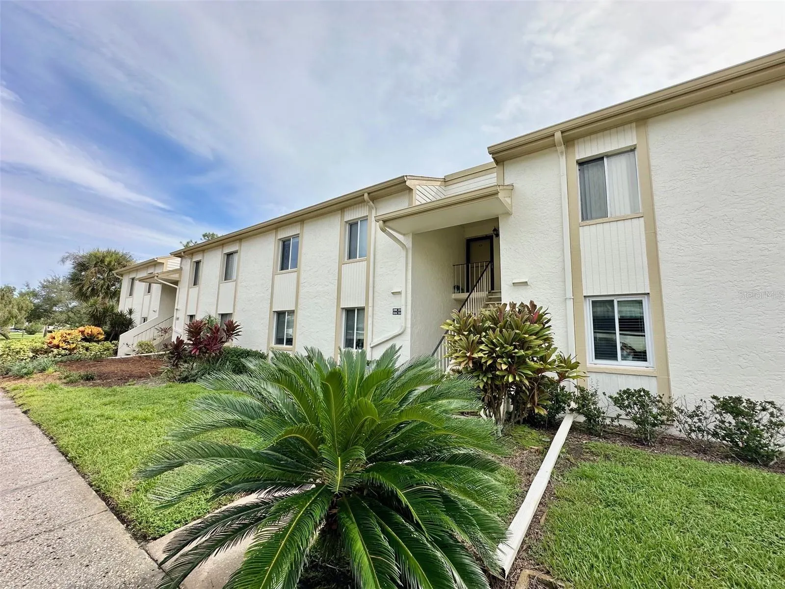 208 CYPRESS CT #208, #208