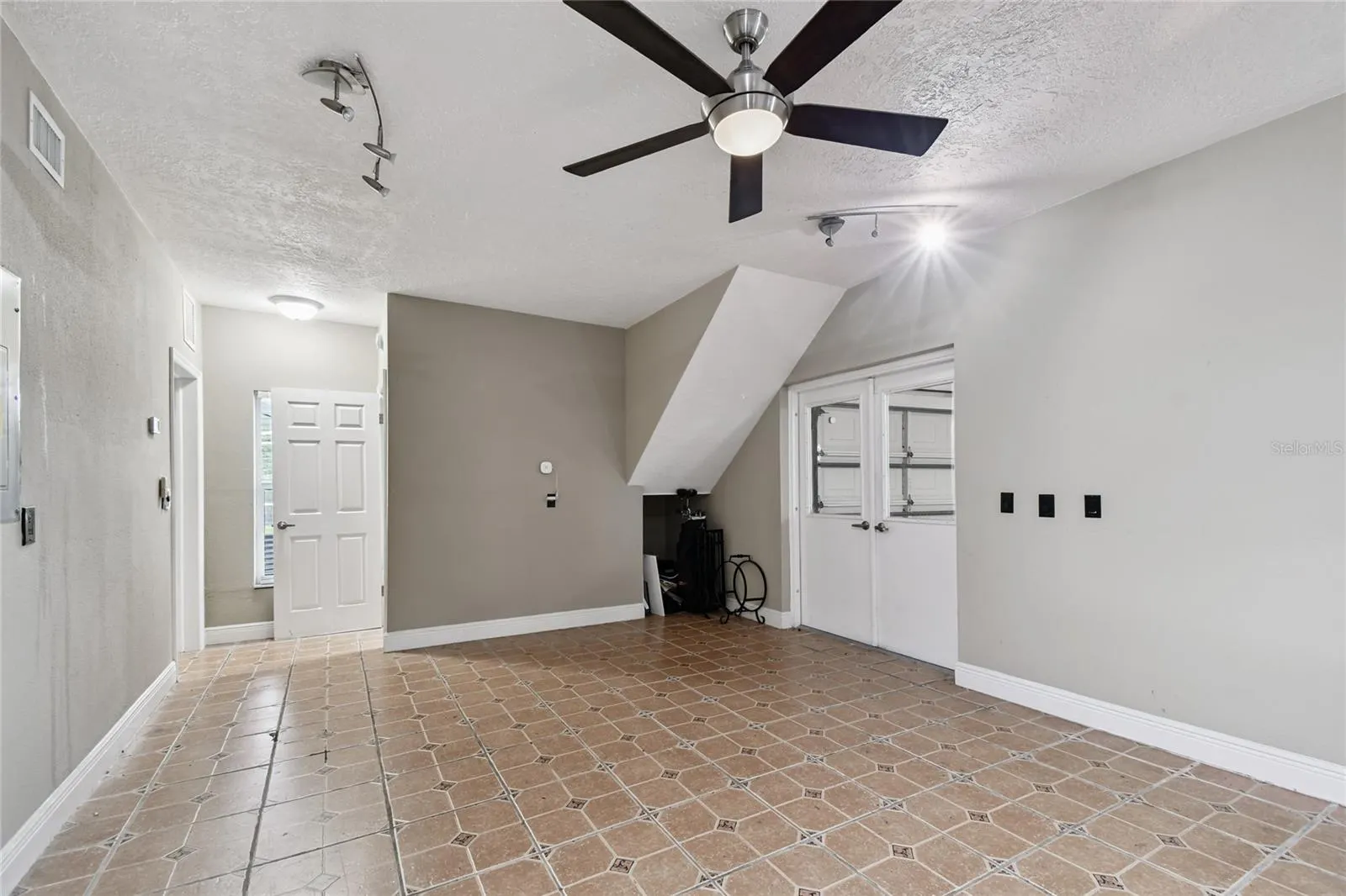 1948 BELLEAIR RD