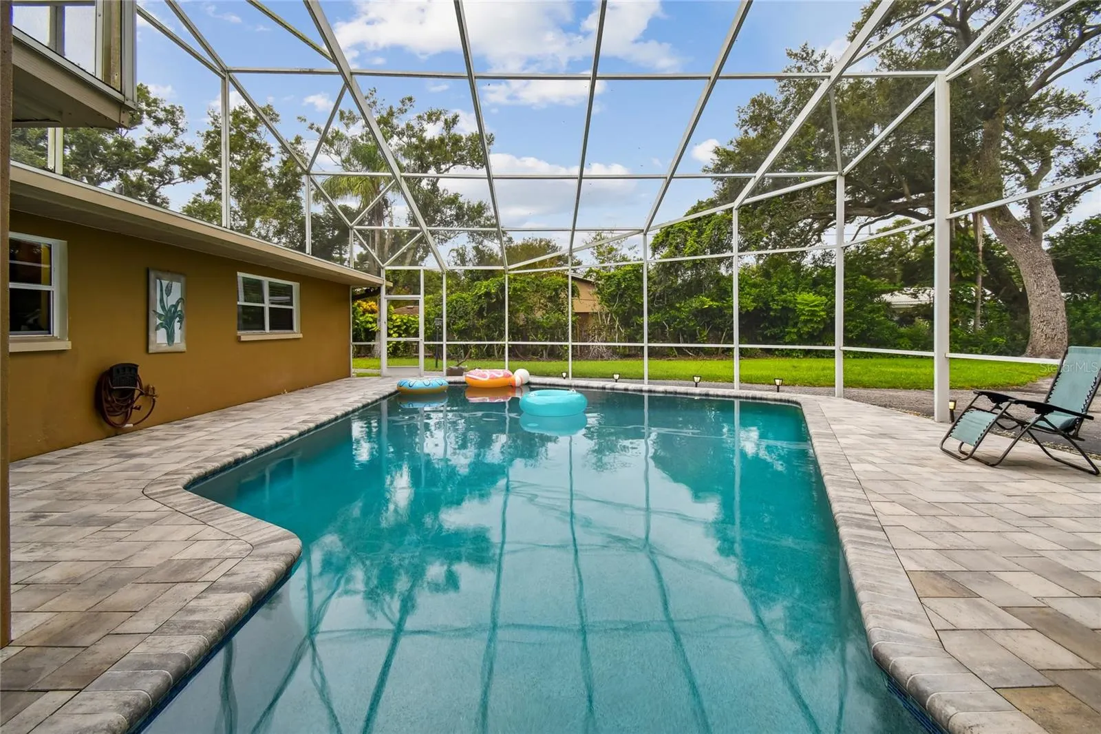1948 BELLEAIR RD