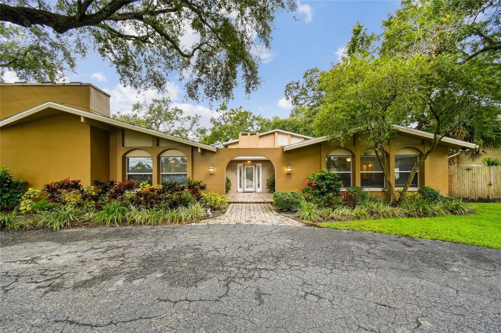 1948 BELLEAIR RD