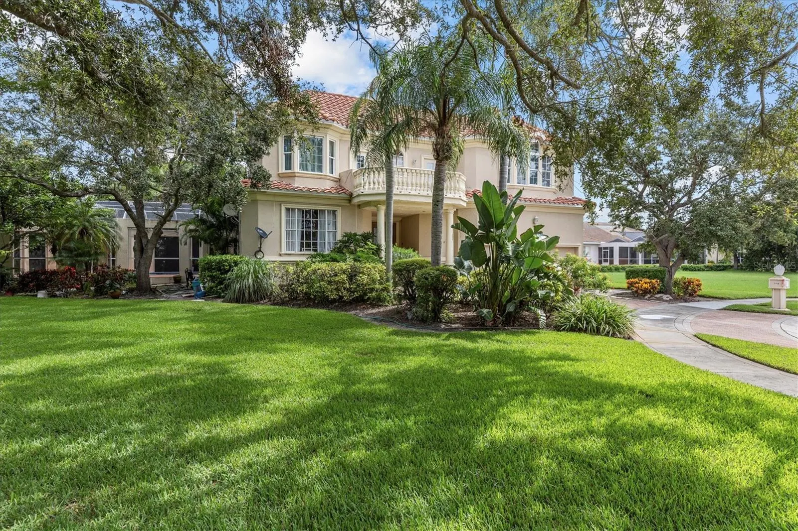 5914 LA ROSA LN