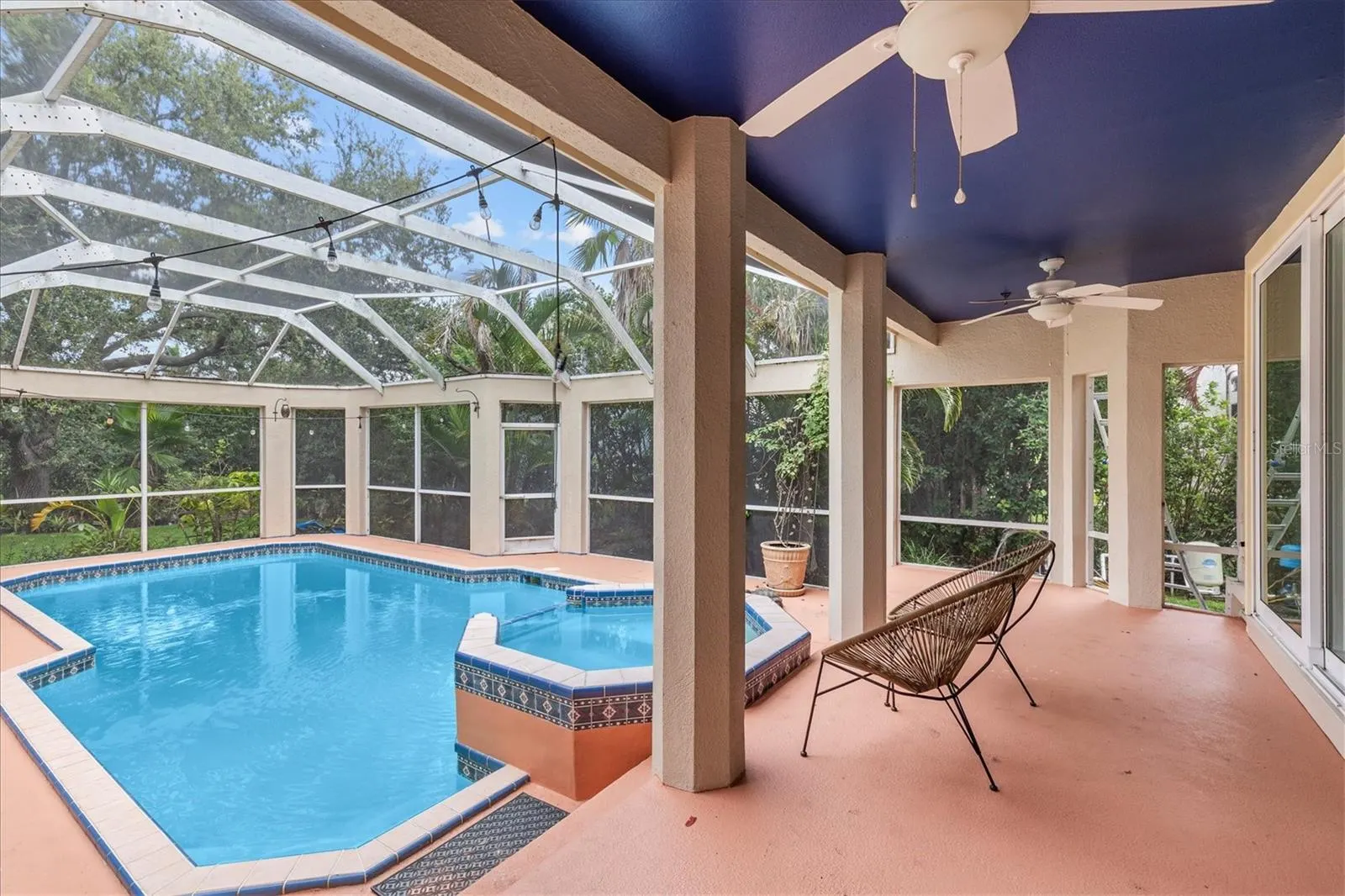 5914 LA ROSA LN