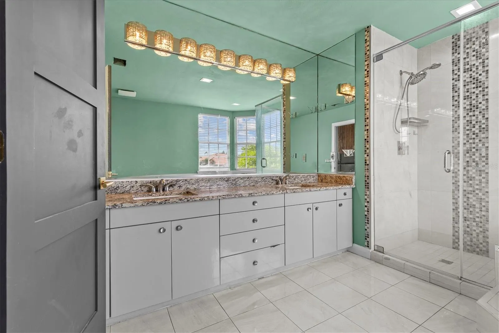 5914 LA ROSA LN