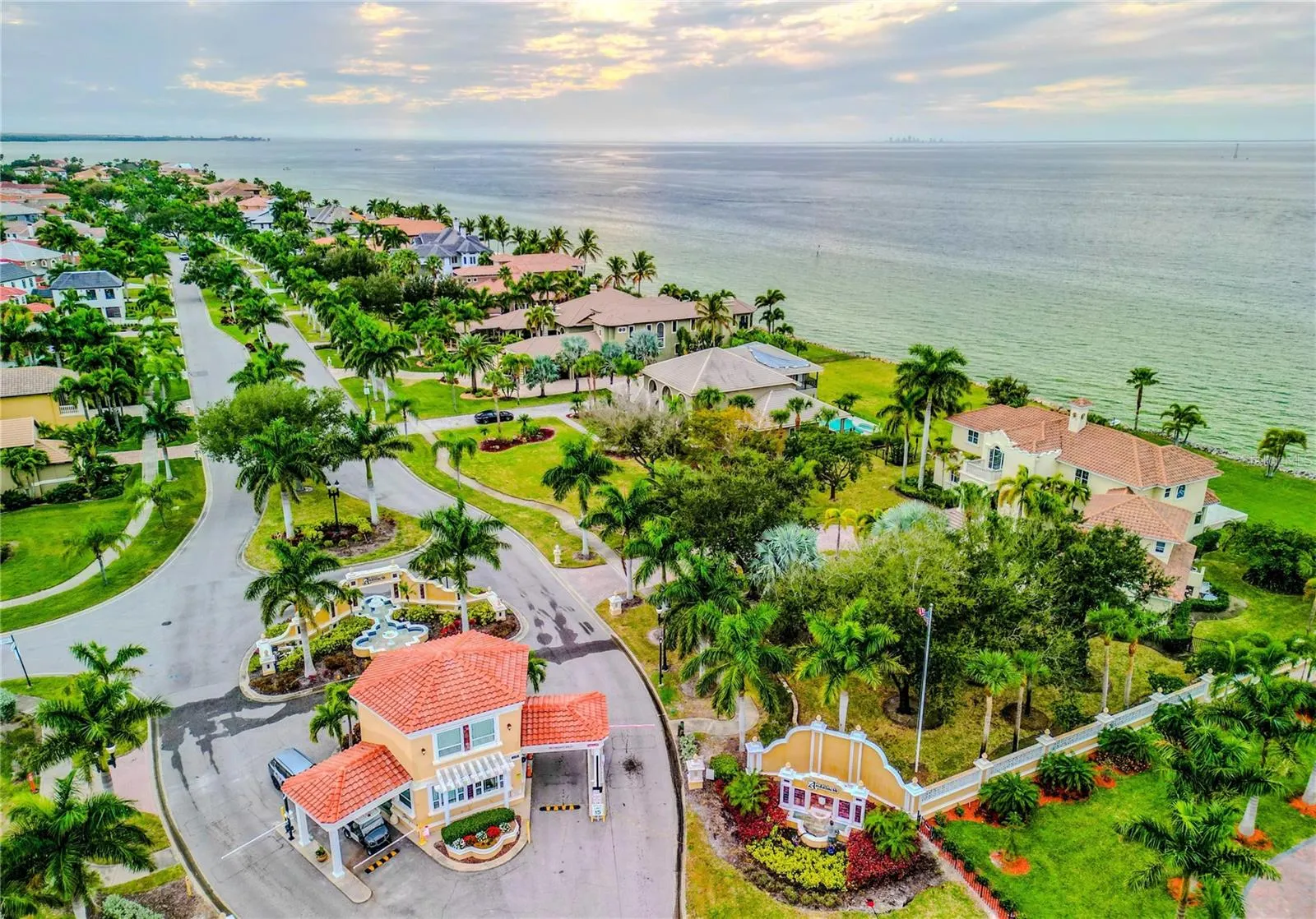5914 LA ROSA LN