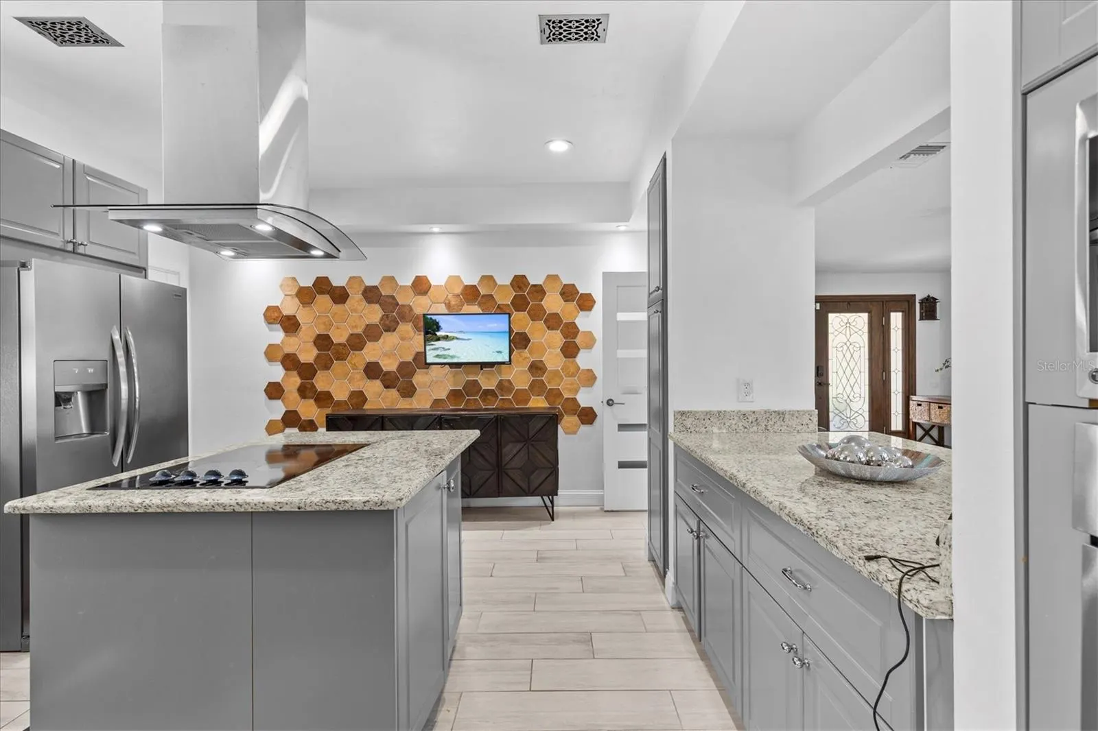 5914 LA ROSA LN