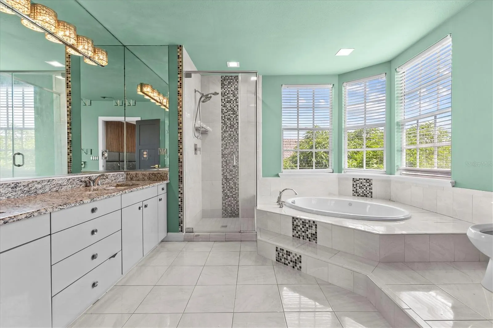 5914 LA ROSA LN