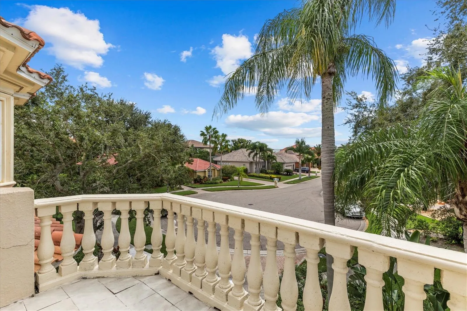 5914 LA ROSA LN