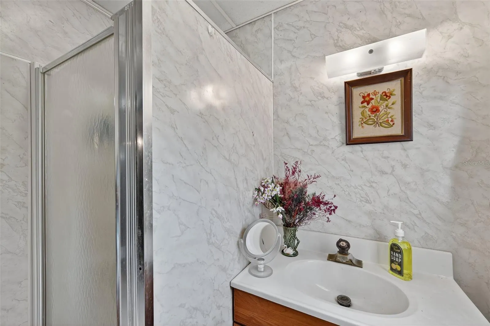 146 VELMA DR W