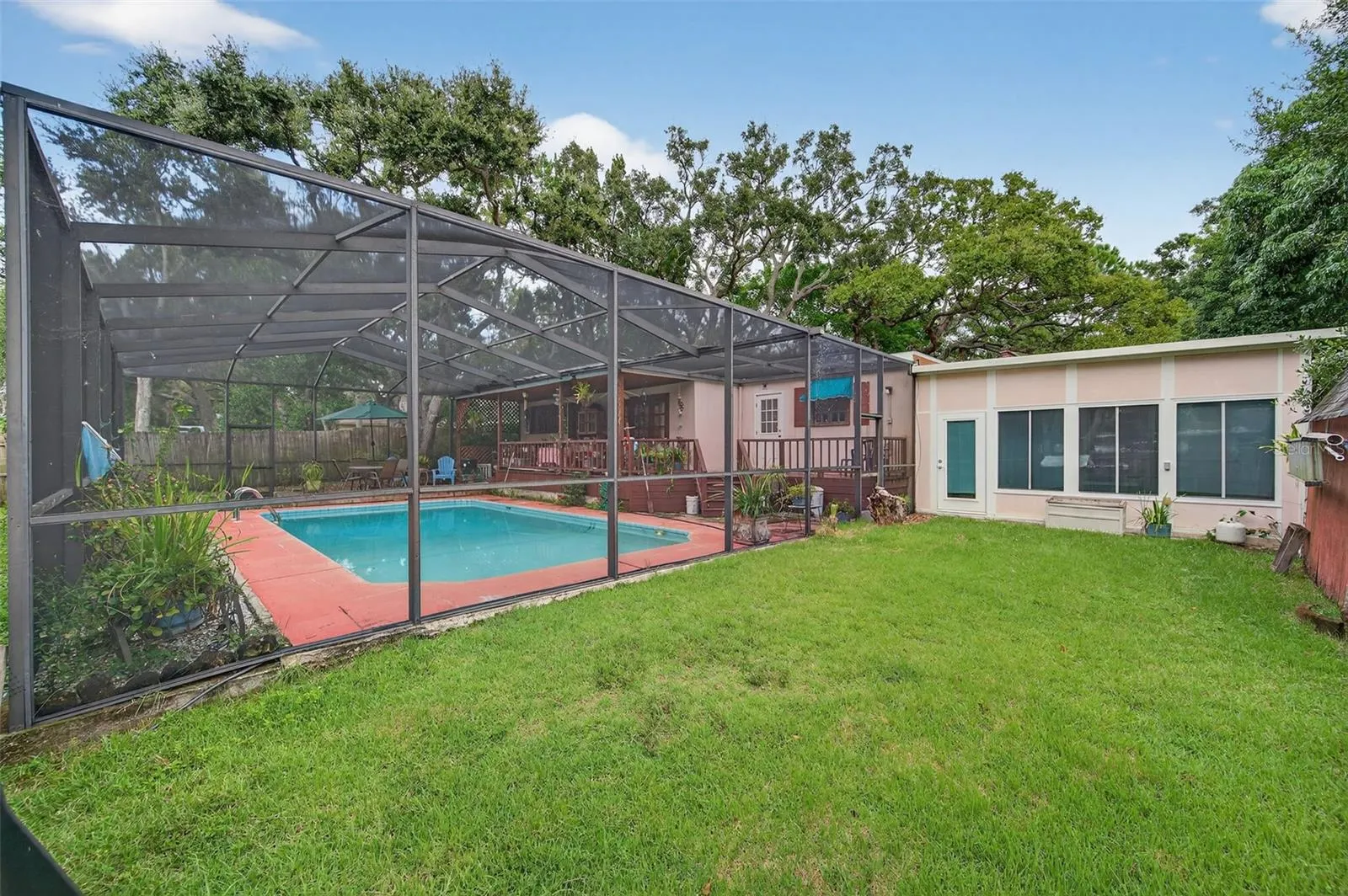 146 VELMA DR W