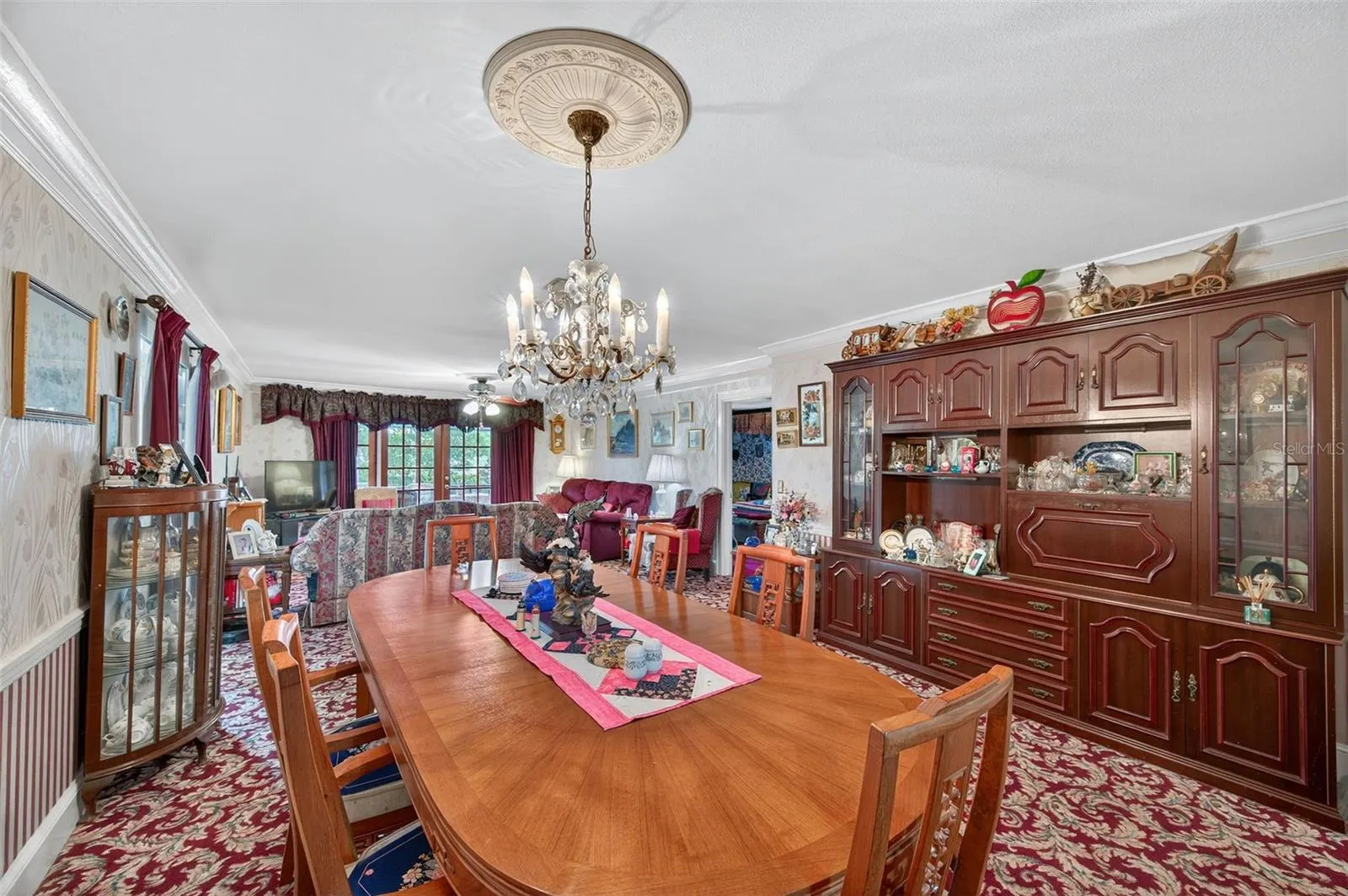 146 VELMA DR W