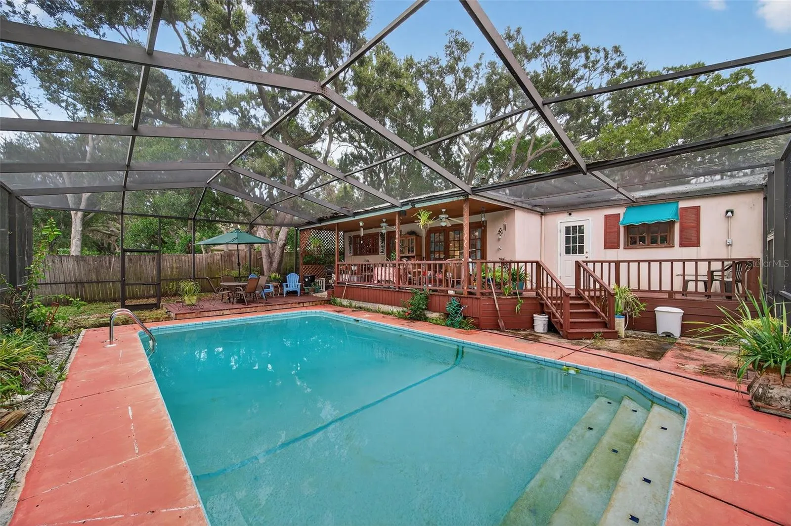 146 VELMA DR W
