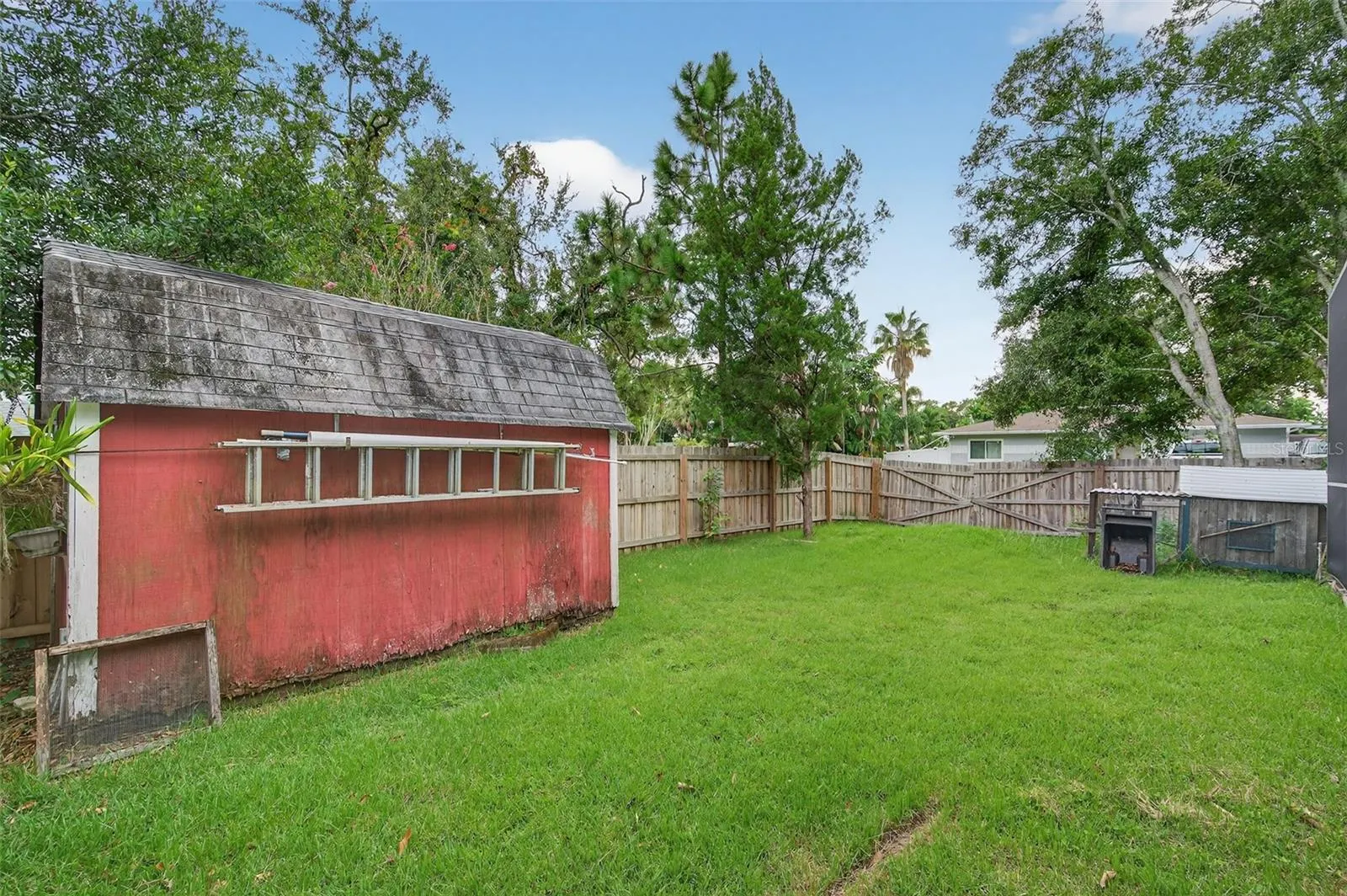 146 VELMA DR W