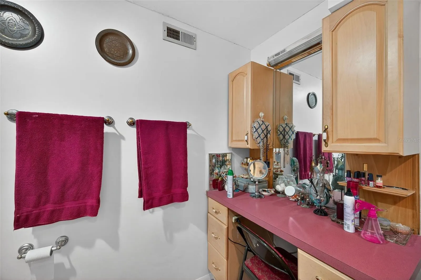 146 VELMA DR W