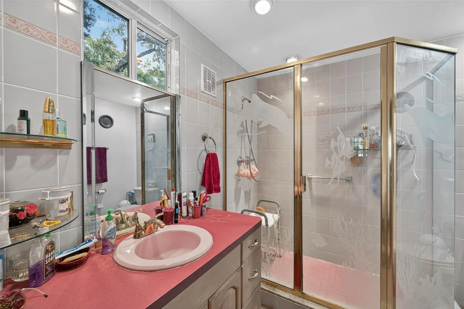 146 VELMA DR W