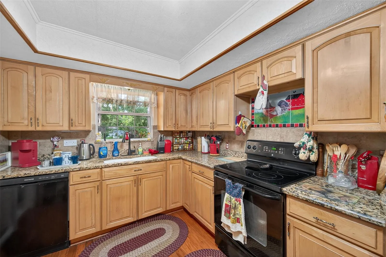 146 VELMA DR W