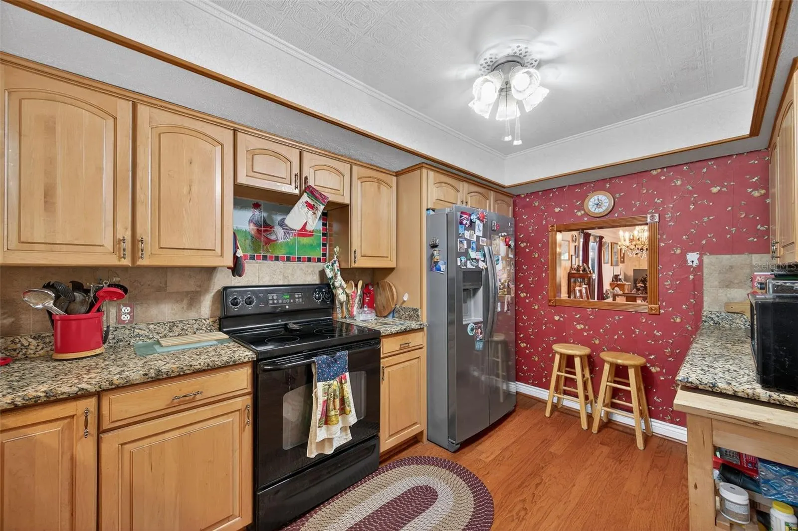 146 VELMA DR W