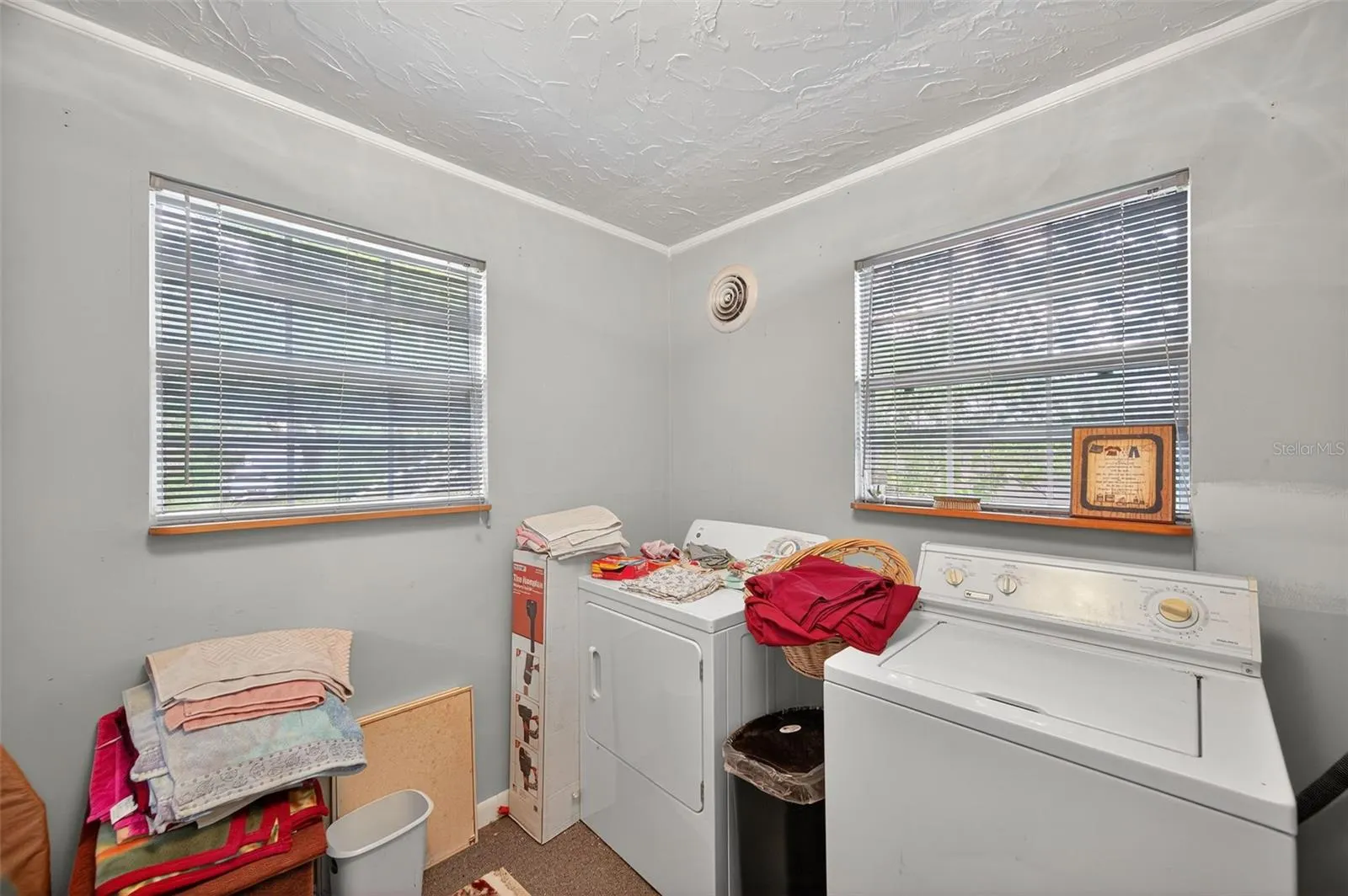 146 VELMA DR W