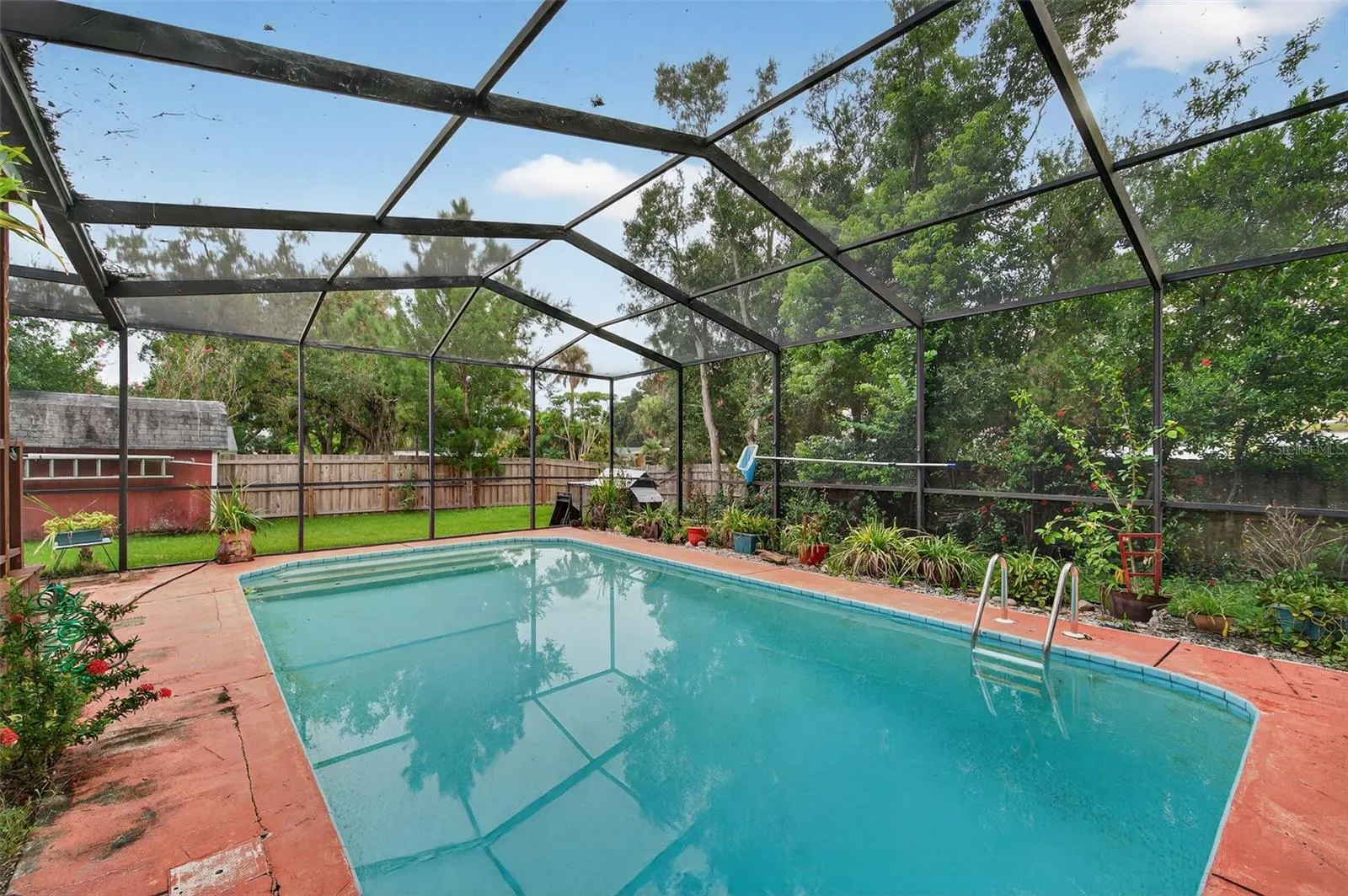 146 VELMA DR W