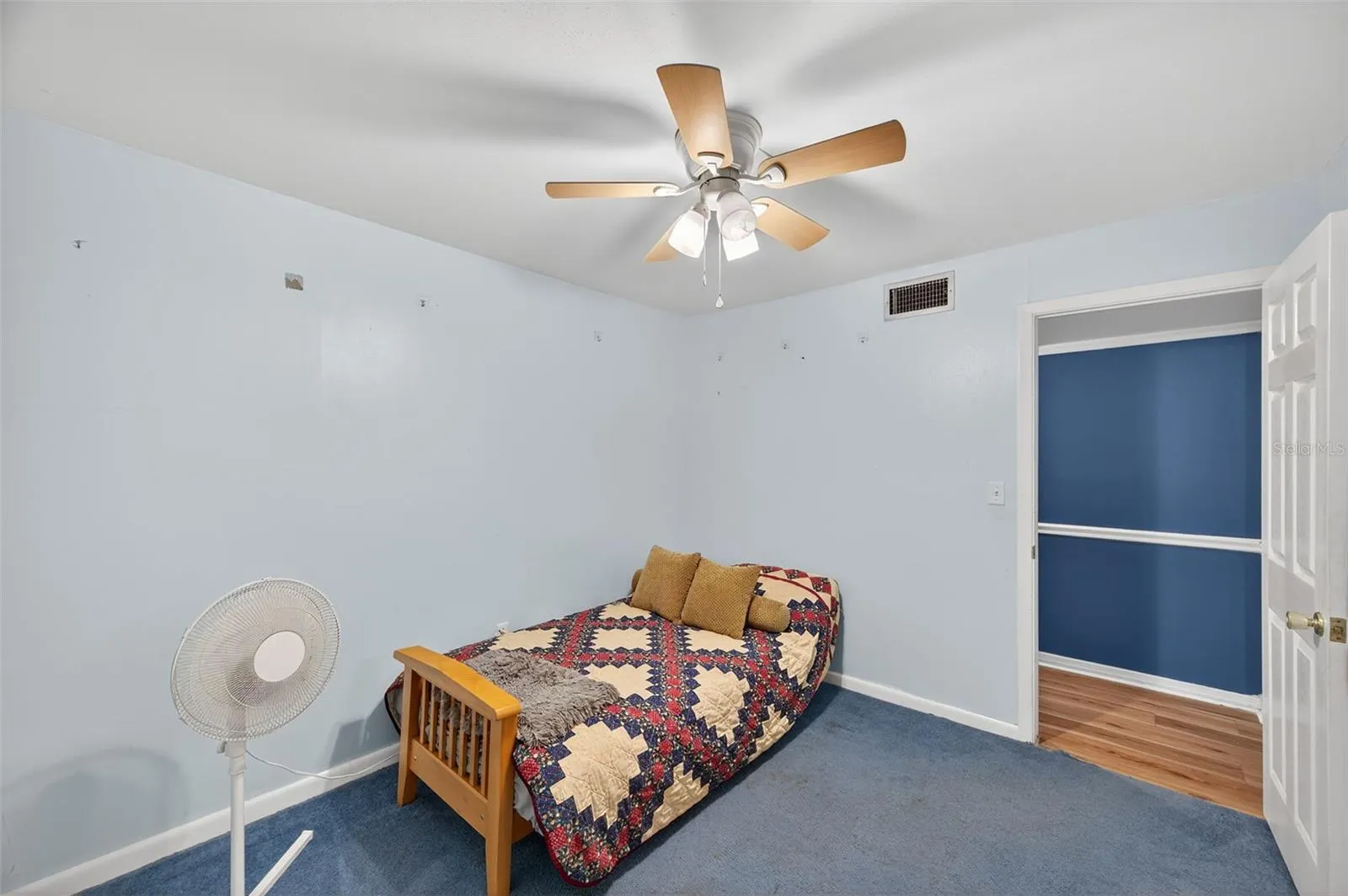 146 VELMA DR W