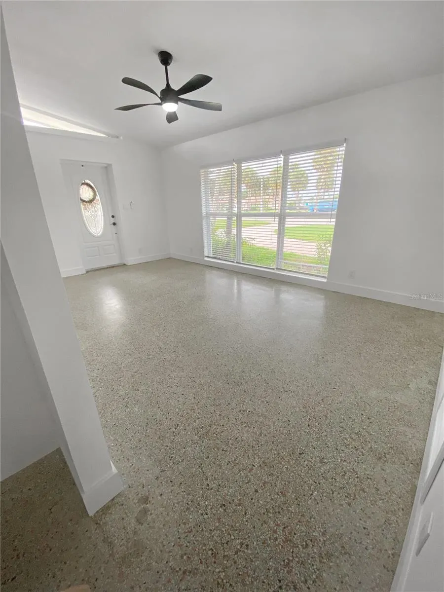 3903 BELLE VISTA DR E