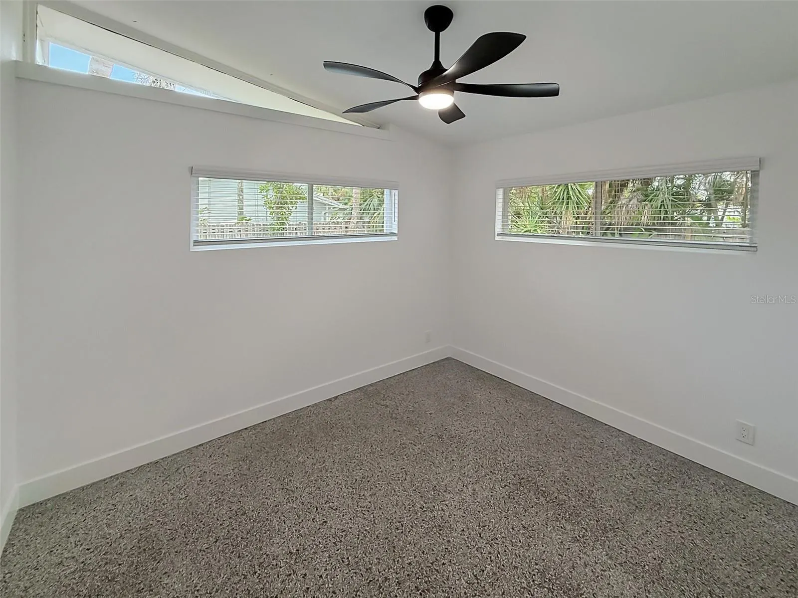 3903 BELLE VISTA DR E