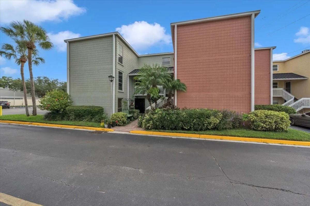2424 W TAMPA BAY BLVD #H106, #H106