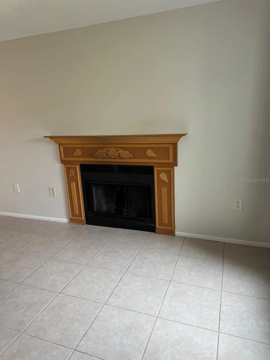 3455 COUNTRYSIDE BLVD #15, #15