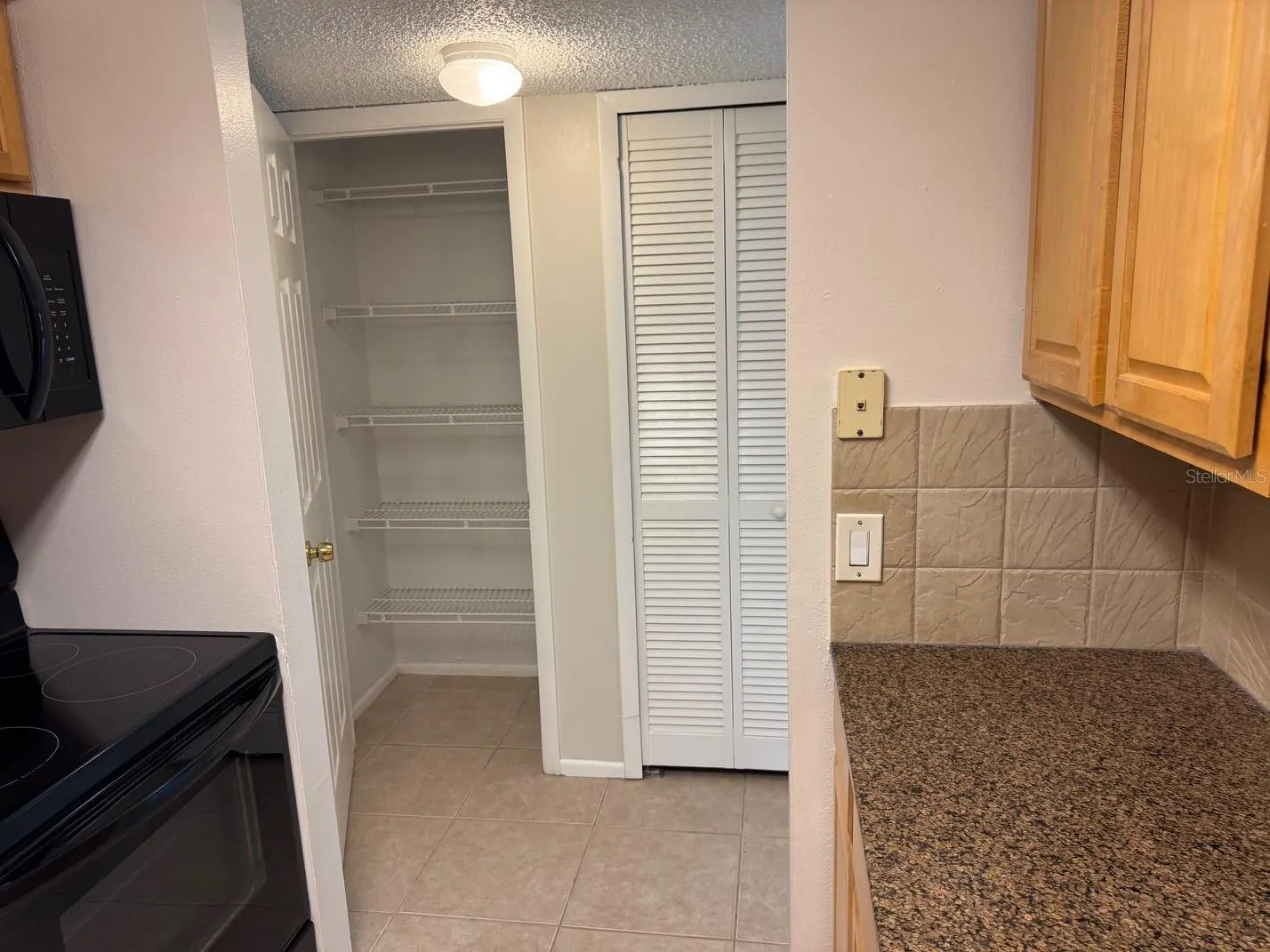 3455 COUNTRYSIDE BLVD #15, #15
