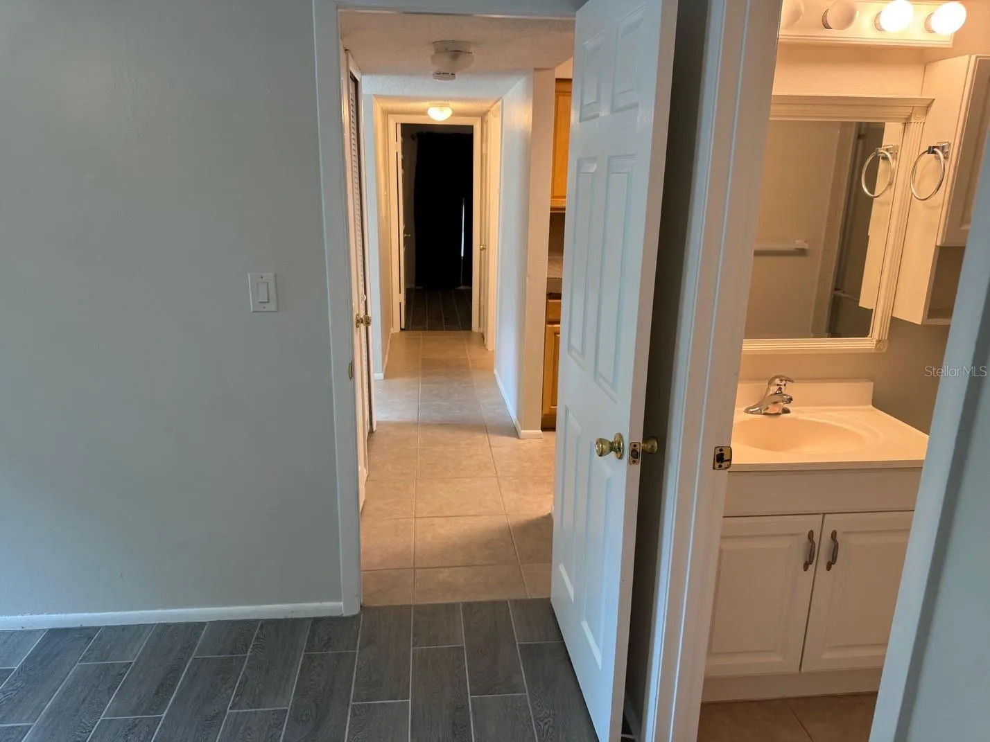 3455 COUNTRYSIDE BLVD #15, #15