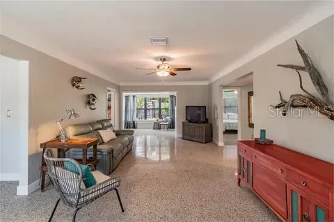 10911 CHEROKEE DR