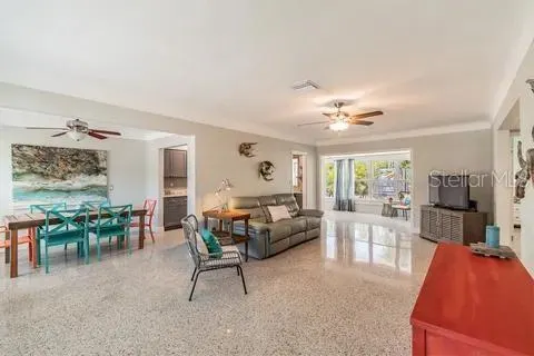 10911 CHEROKEE DR
