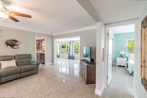 10911 CHEROKEE DR
