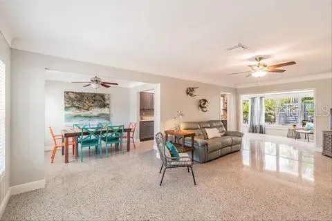 10911 CHEROKEE DR