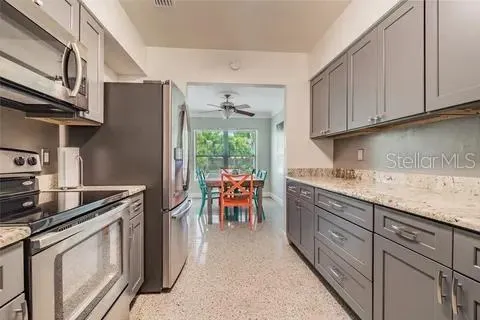 10911 CHEROKEE DR