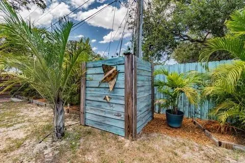10911 CHEROKEE DR