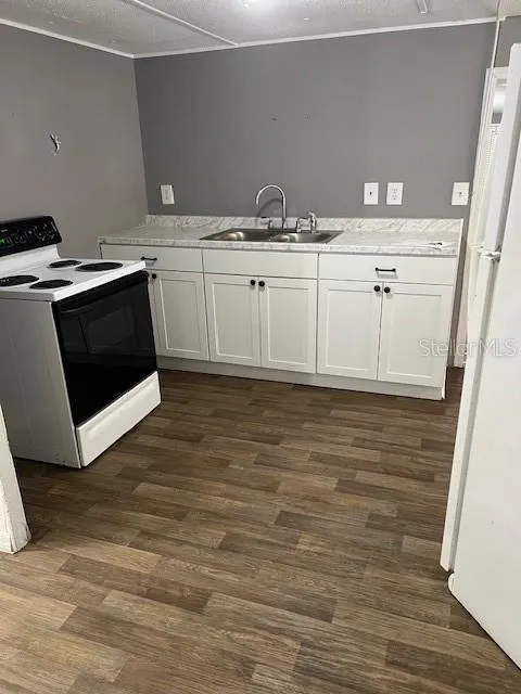 1537 POE RD