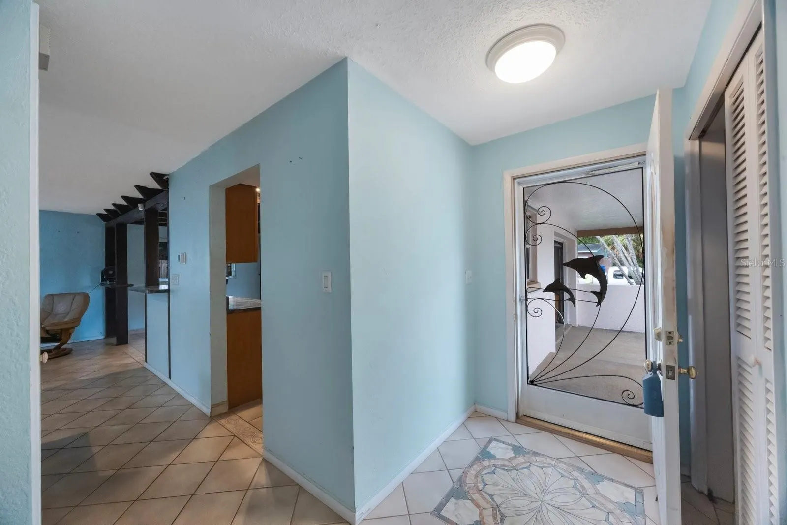 3560 BEACH DR SE