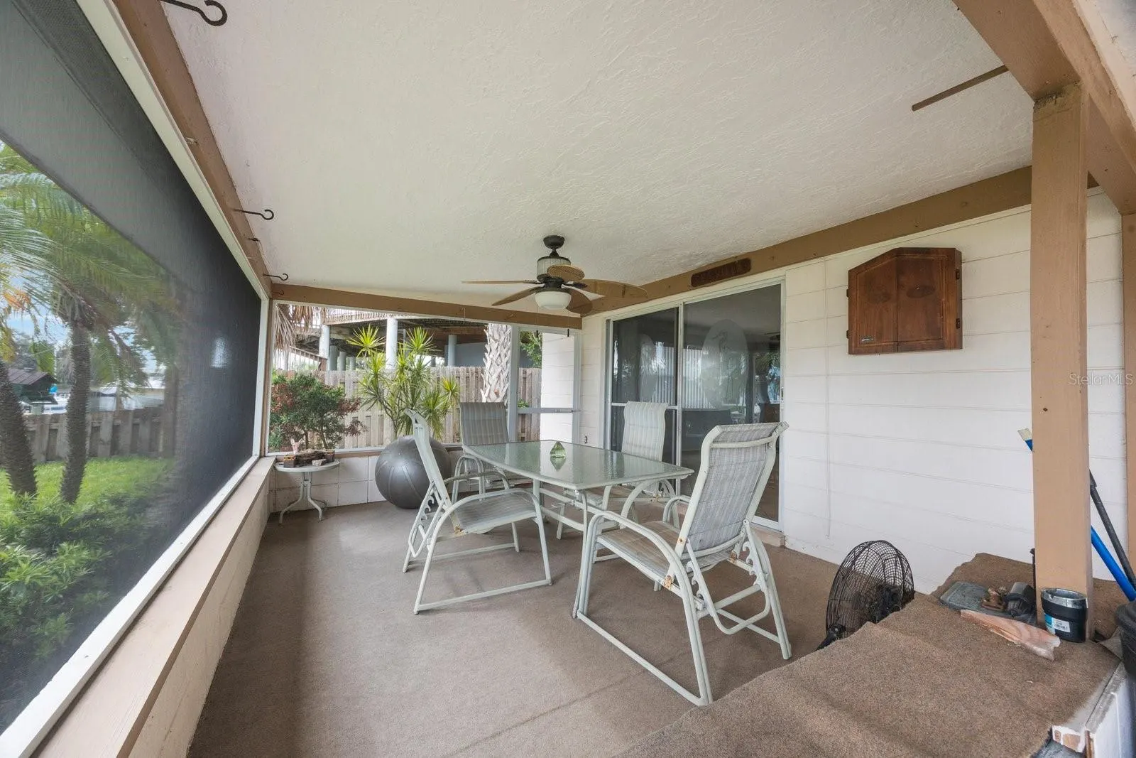 3560 BEACH DR SE